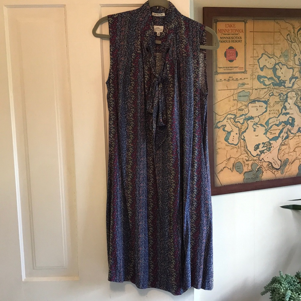 Summery ditsy dress with pussy bow